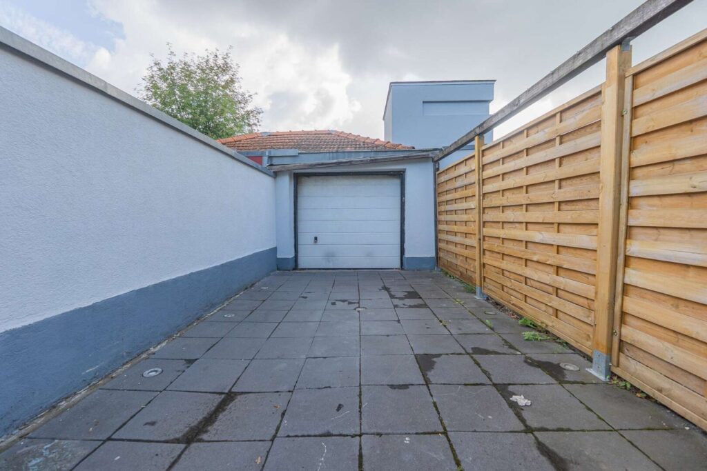 Garage optional