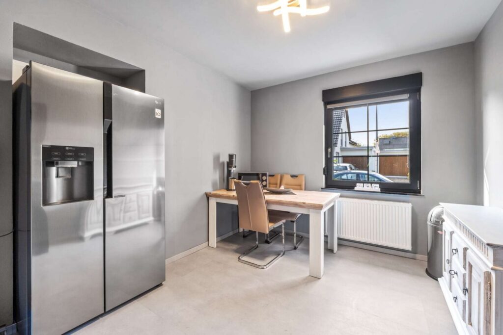 separates Ess- / oder Arbeitszimmer