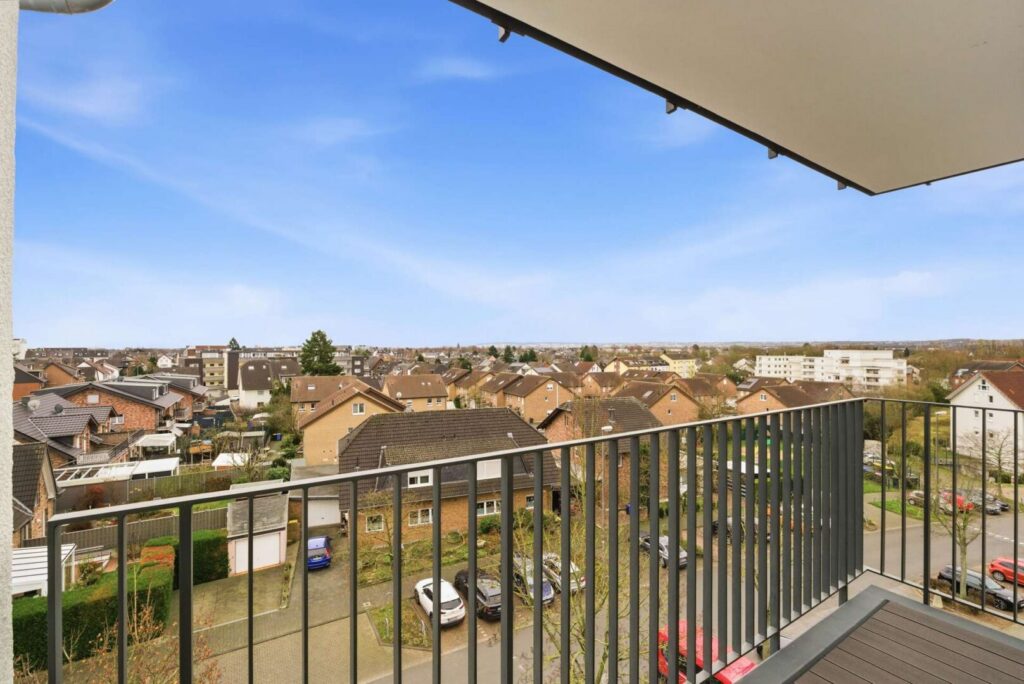 Balkon mit Süd-Ost-Ausrichtung