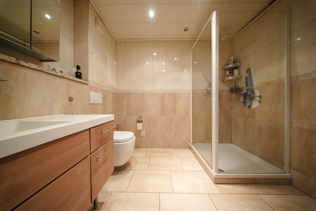 Duschbad-WC Wohnung