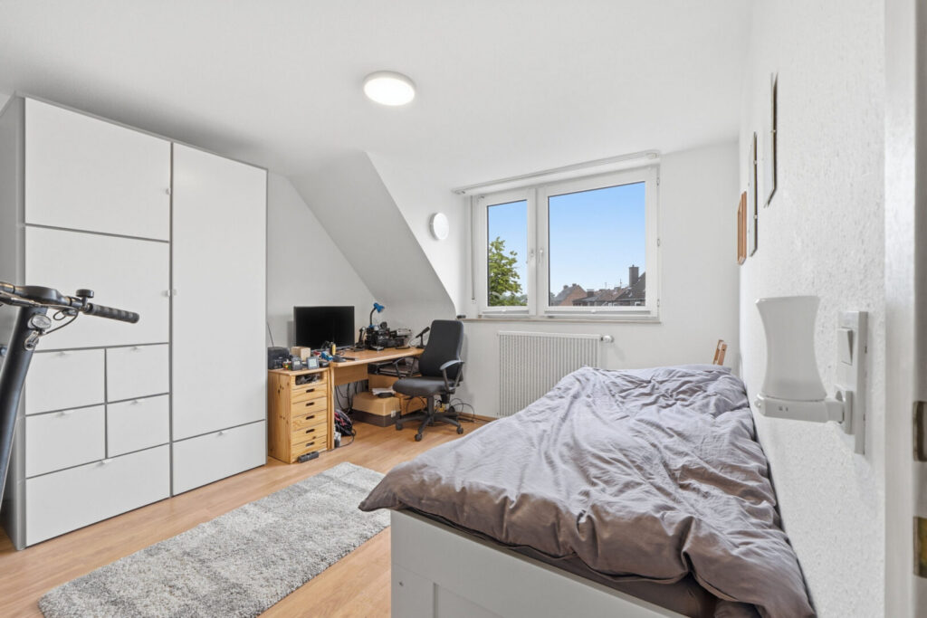 Schlafzimmer DG