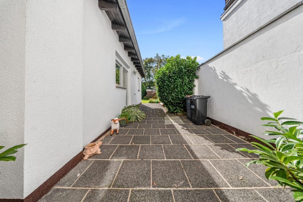 Durchgang zum Garten