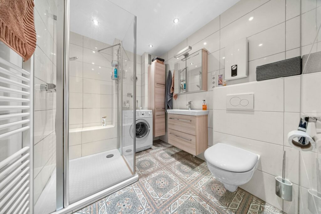 Duschbad-WC