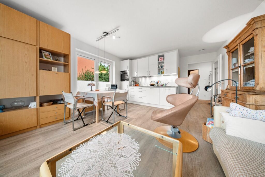 Wohnzimmer mit Küche WE2