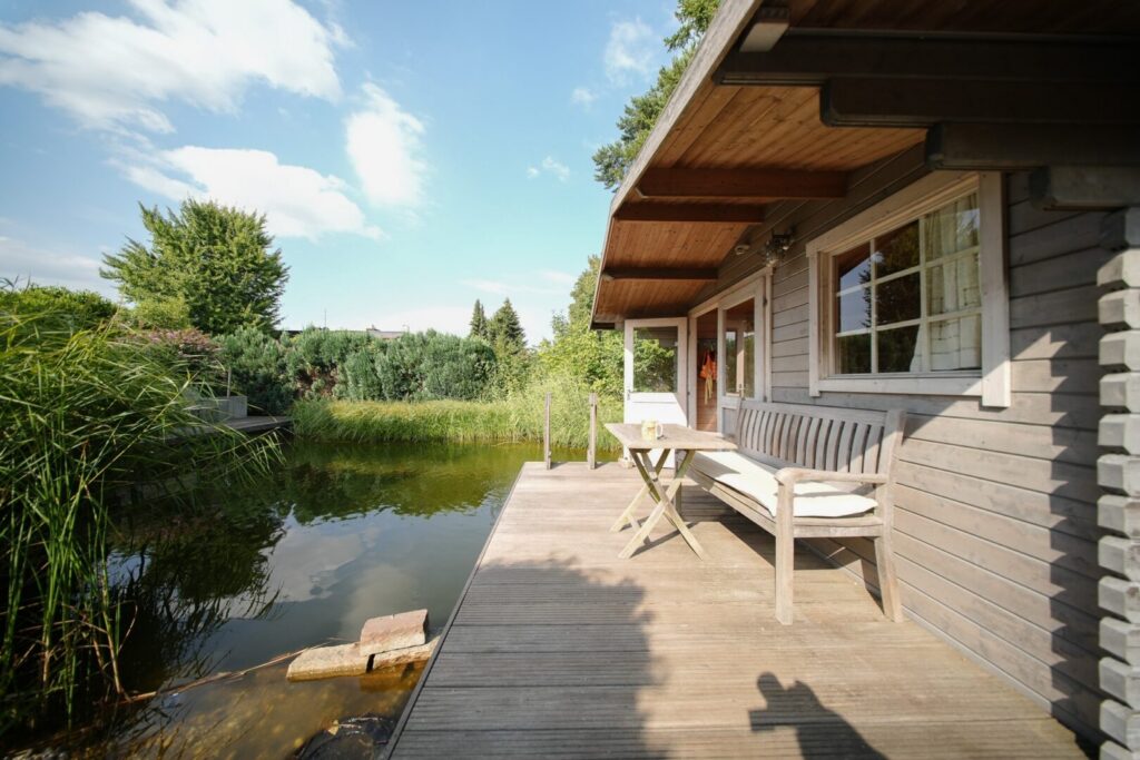 Gartenbereich mit Teich