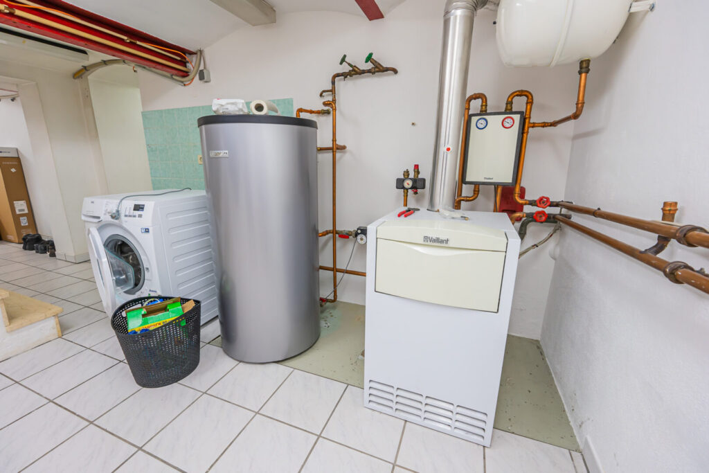 Heizung und Warmwasserspeicher