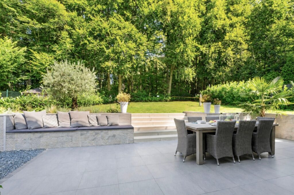 Garten mit Terrasse
