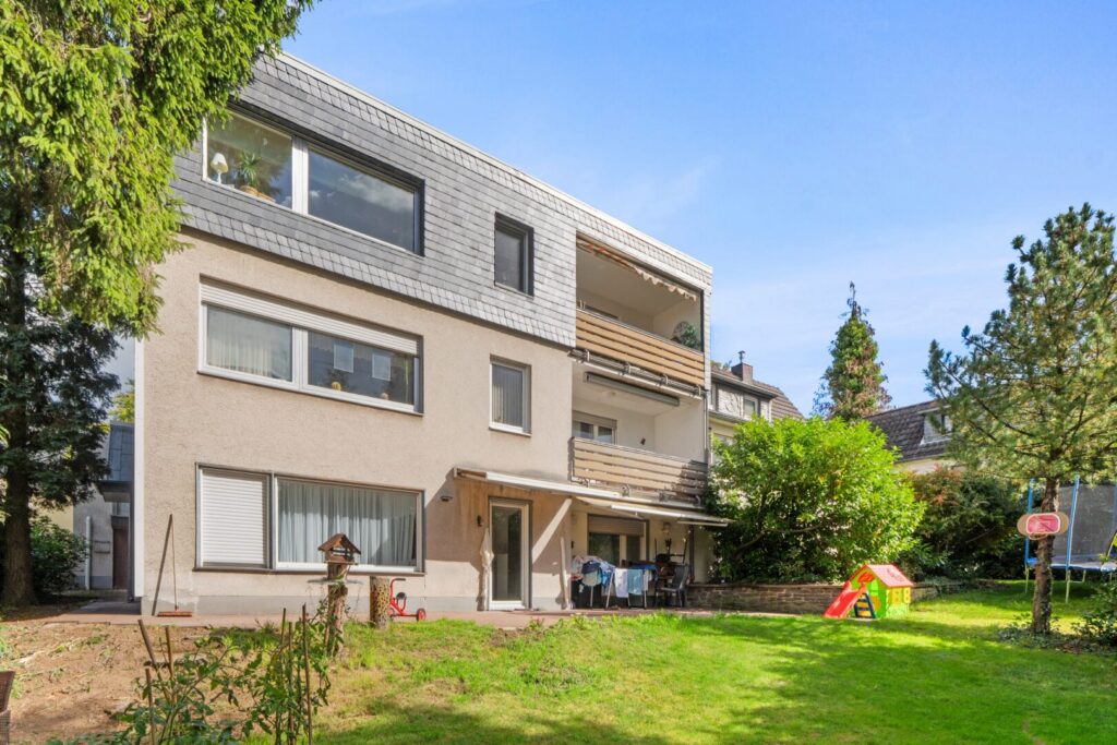 Dreifamilienhaus